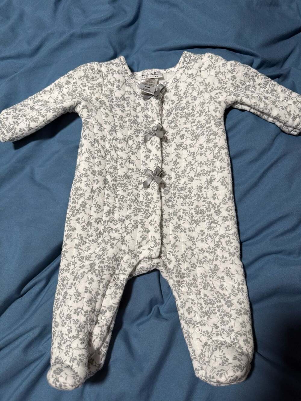 Nicole Miller New York Footed Sleeper Size 0/3M White Gray Floral Bows